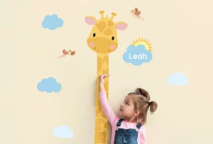 Mätsticka: Giraff. Mäter barnet från 50 – 160 cm.
